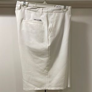 Travis Mathew white shorts size 34, excellent condition